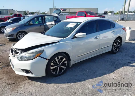 2018 Nissan Altima 2.5 Sr z USA, uszkodzony, nr VIN 1N4AL3AP0JC122839